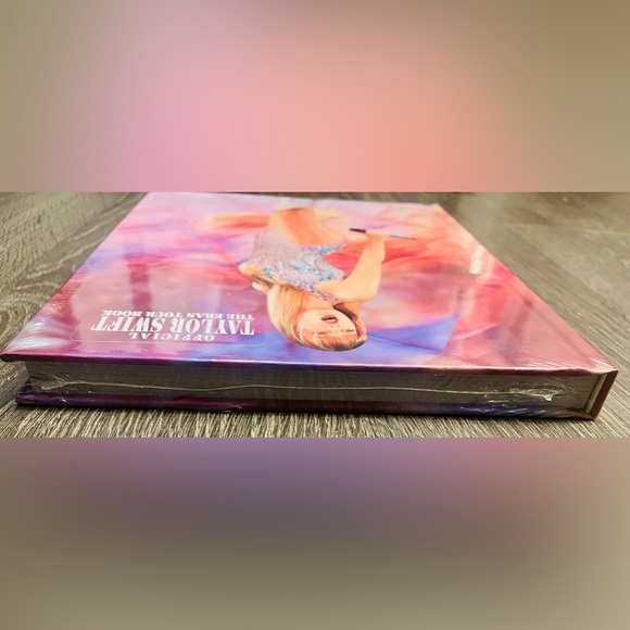Official Taylor Swift | The Eras Tour Book (Target Exclusive- USA) - Picture 7 of 15